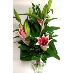 A seasonal bouquet of large-flowered lilies