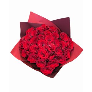Huge rose bouquet made of 30 roses