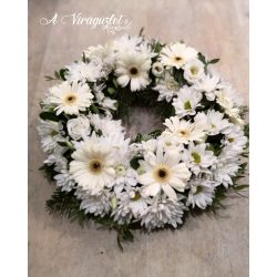 Fully covered funeral wreath