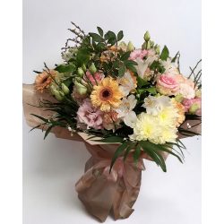Large mixed flower bouquet