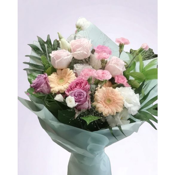 Modern pink bouquet with mixed flowers