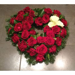 Heart-shaped rose wreath