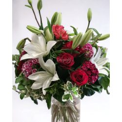 Rose bouquet with huge lilies
