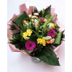 Vibrant flower bouquet with mixed flowers
