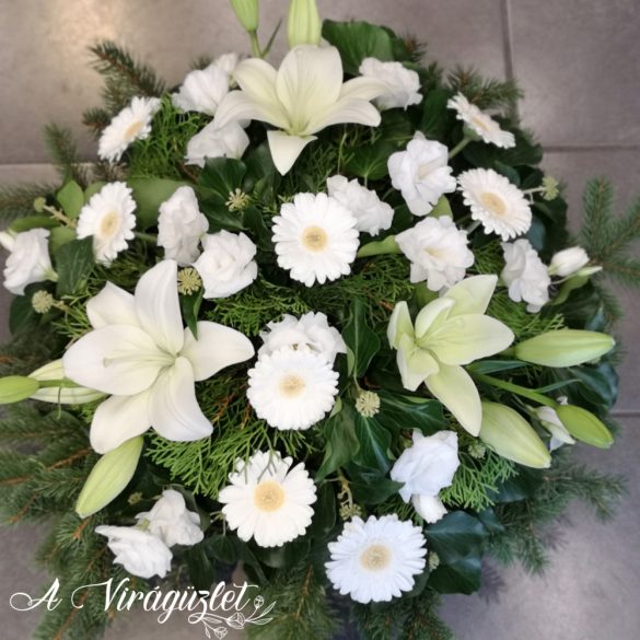 Arched wreath with mixed flowers