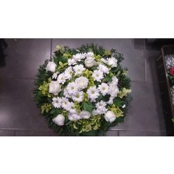 Arched wreath with White Roses