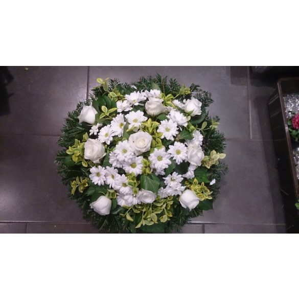 Arched wreath with White Roses