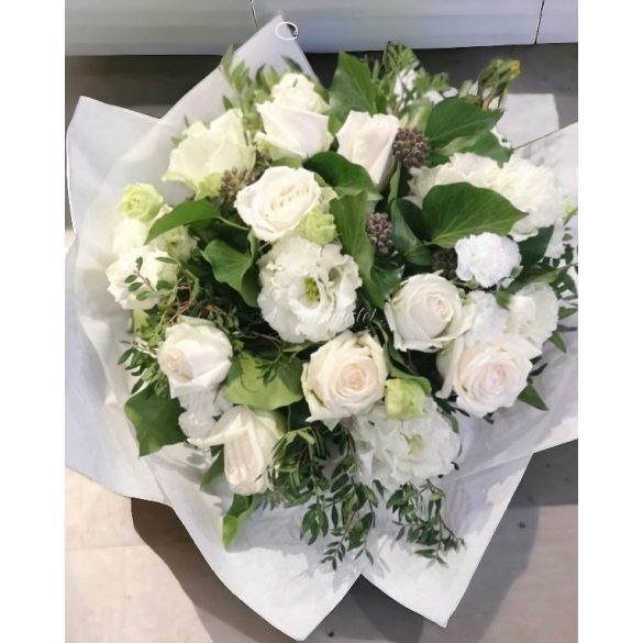 White bouquet with 10 roses