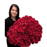 Giant red rose bouquet made of premium roses (100 strands)