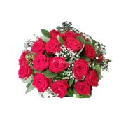 Kerek rózsacsokor 20 szál vörös rózsából, díszítő zöldekkel”