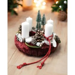 Burgundy fur Advent wreath